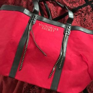 ❤️NEW VS Weekend bag❤️